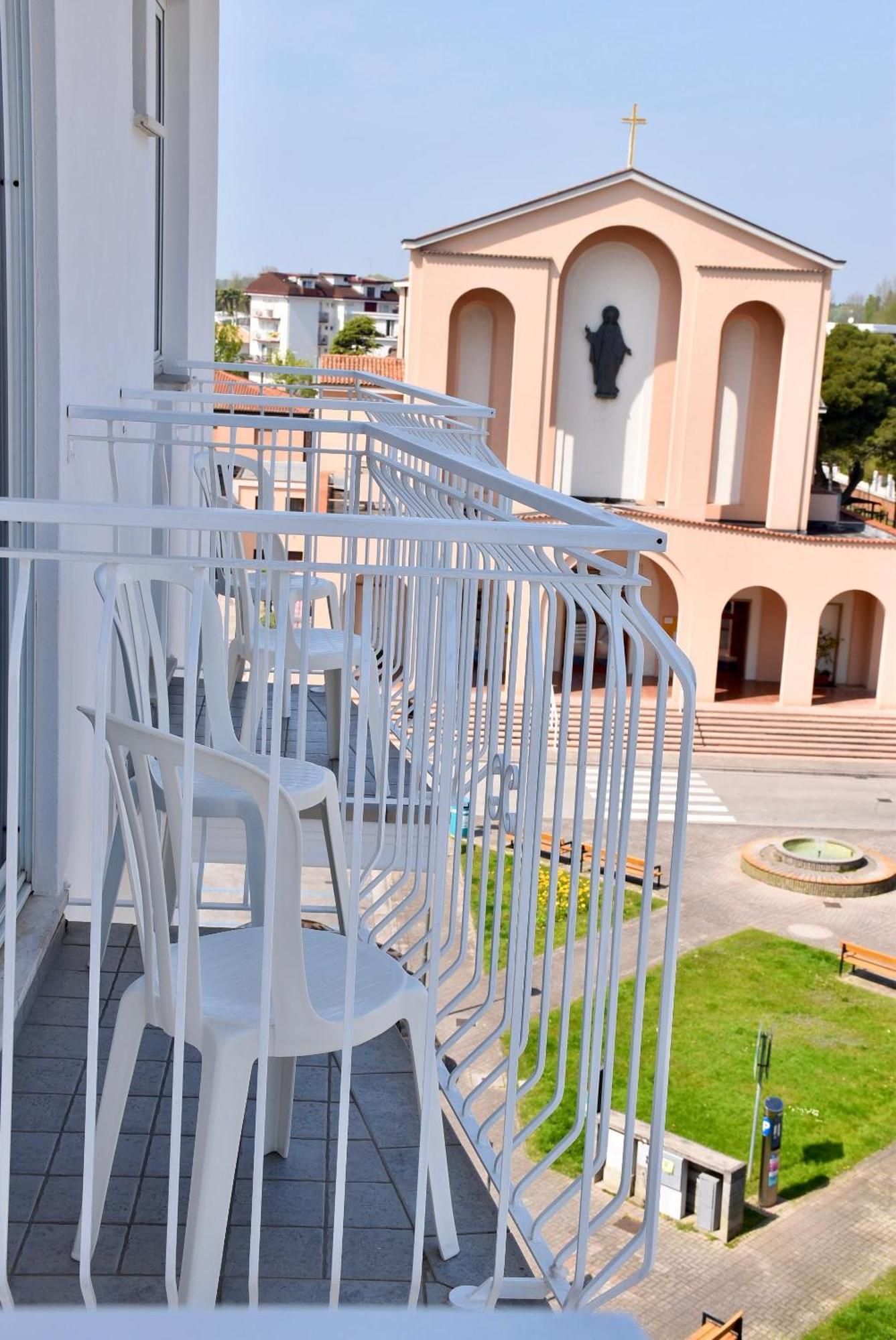 Hotel Portofino Lido di Jesolo Exterior foto